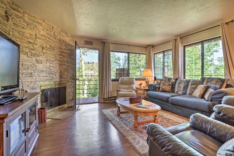 Slopeside Condo with Hot Tub and Game Room Access! - main image