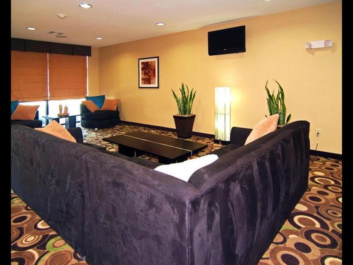 Hometown Executive Suites - image 5