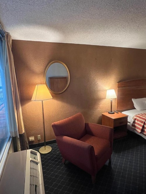 The Lodge Hotel and Banquets - image 20