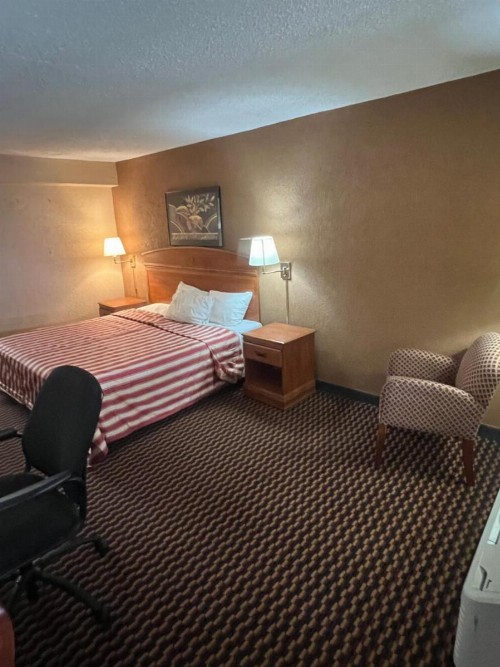The Lodge Hotel and Banquets - image 21