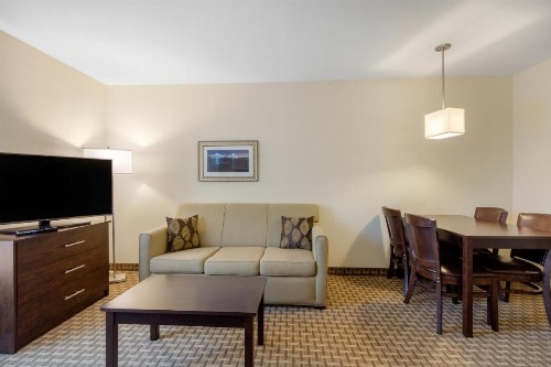 MainStay Suites St. Louis - Airport - image 26