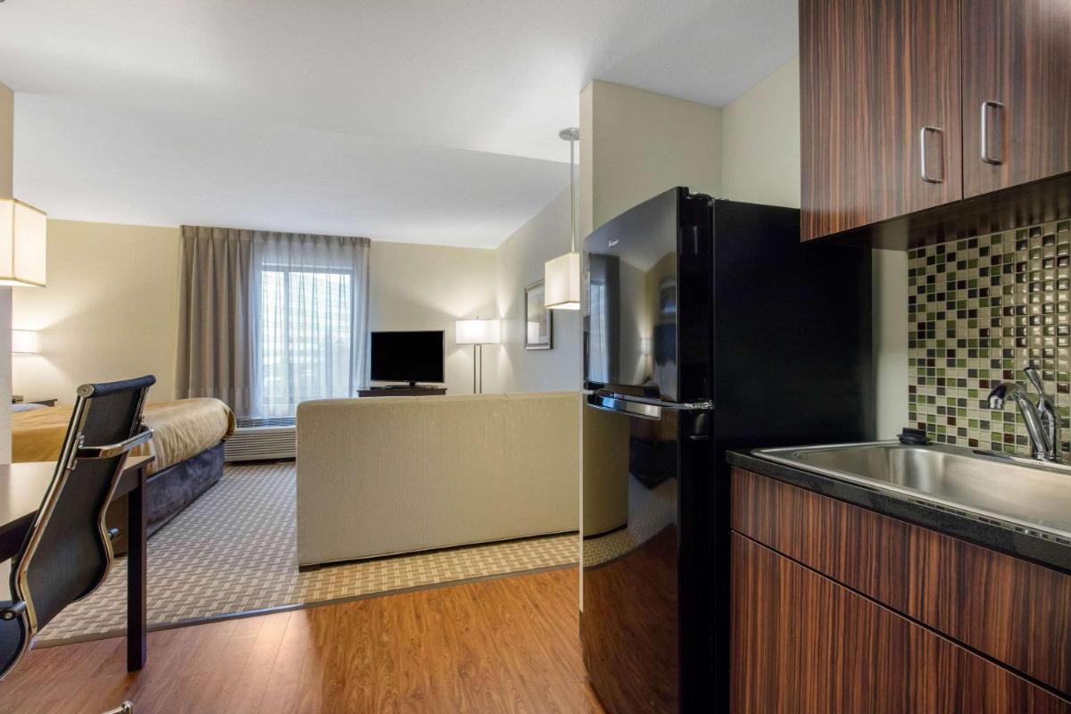 MainStay Suites St. Louis - Airport - image 7