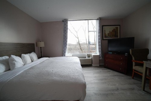 Hotel Boston - image 7