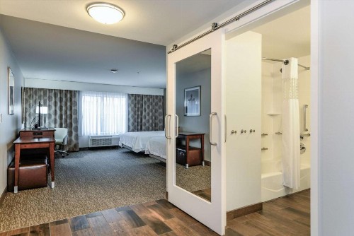 Hampton Inn Brighton Mi - image 26