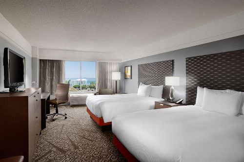 DoubleTree by Hilton San Francisco Airport North - image 2