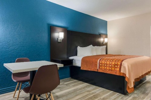 Rodeway Inn Broken Bow-Hochatown - image 13