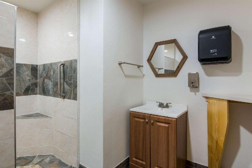 Rodeway Inn Broken Bow-Hochatown - image 23