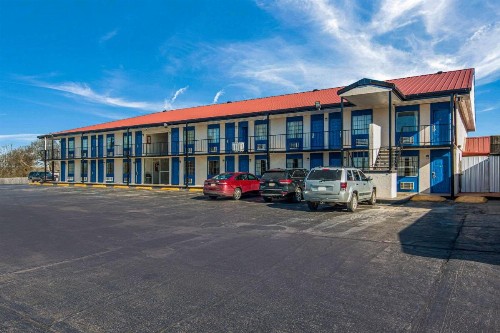 Rodeway Inn Broken Bow-Hochatown - image 3