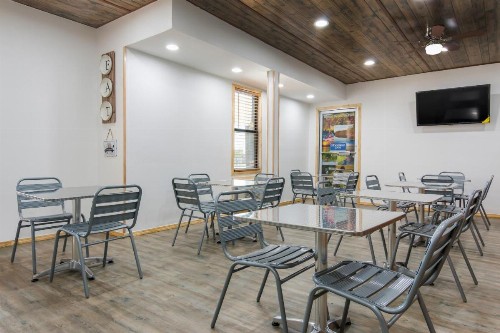 Rodeway Inn Broken Bow-Hochatown - image 39