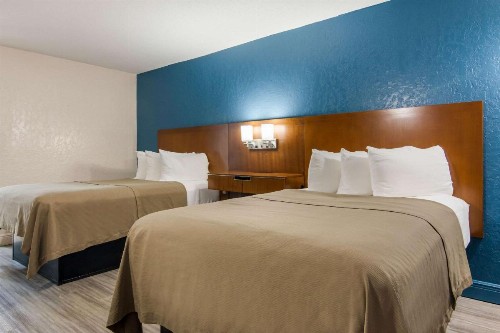 Rodeway Inn Broken Bow-Hochatown - image 8