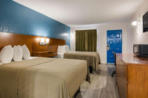 Rodeway Inn Broken Bow-Hochatown - image 9