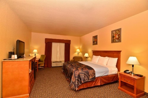 HiWay Inn Express of Broken Bow - image 23