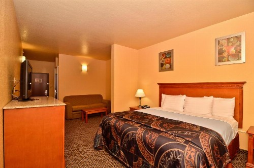 HiWay Inn Express of Broken Bow - image 25