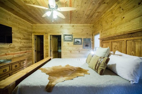 The Party of Five Lodge - image 7