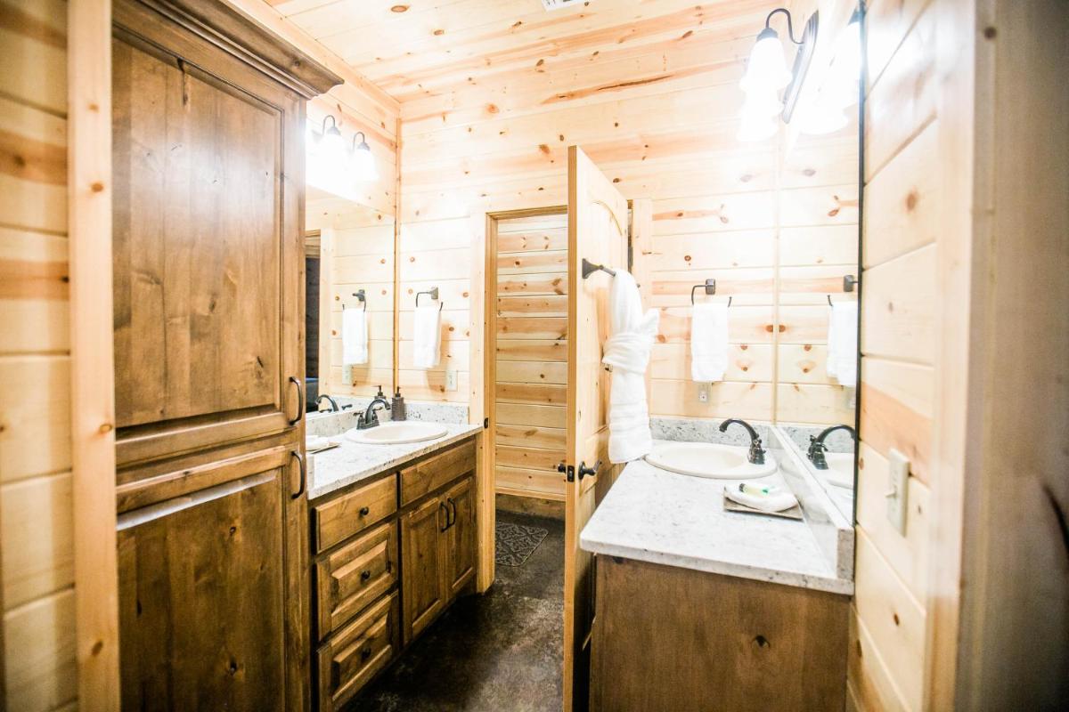 HochaHoma Luxury Cabin - image 6