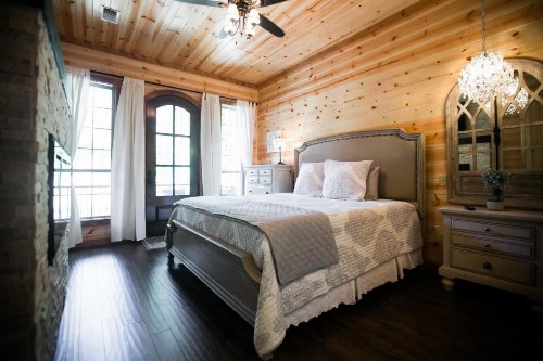 Lightning Bug Lodge - image 10