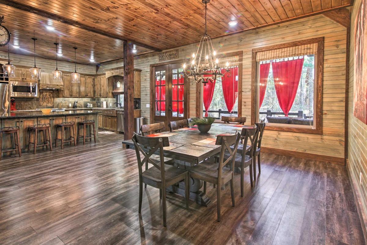 Elegant Cabin in Broken Bow with Hot Tub and Fire Pit! - image 6