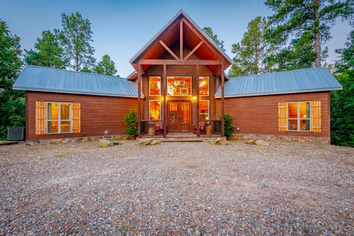 Stained Glass Hill cabin - main image