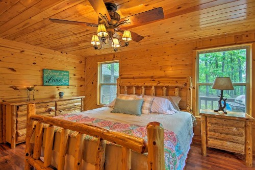 Cozy Broken Bow Cabin with Hot Tub - 5 Mins to Lake! - image 7