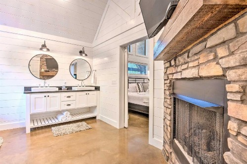 Cabin with Fire Pit 4 Mi to Broken Bow Lake! - image 10