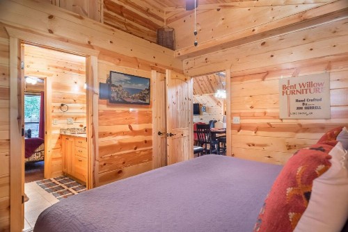 Copper Creek cabin - image 5