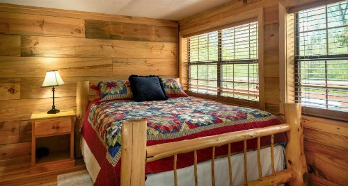Bear Hollow cabin - image 11
