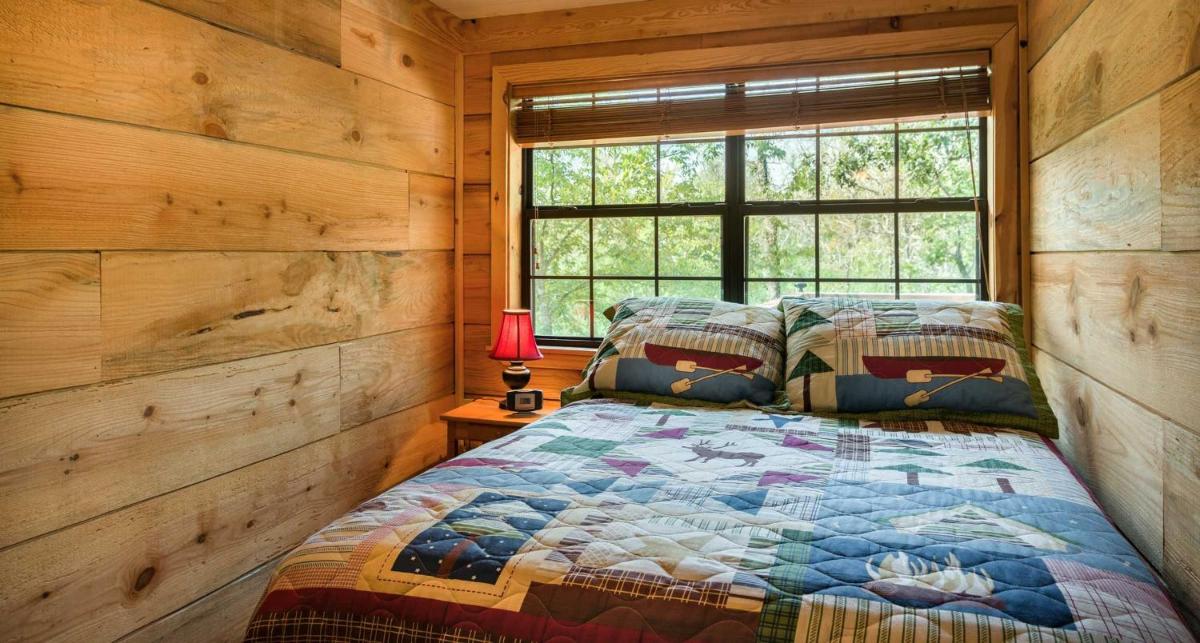 Bear Hollow cabin - image 6