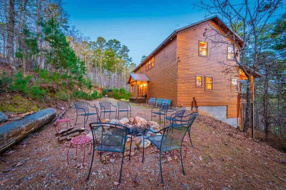 Mountain Fork Lodge cabin - main image