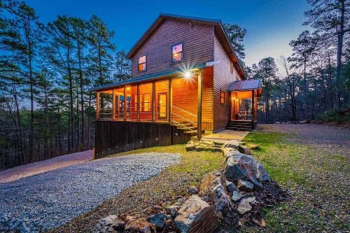 Mountain Fork Lodge cabin - image 11