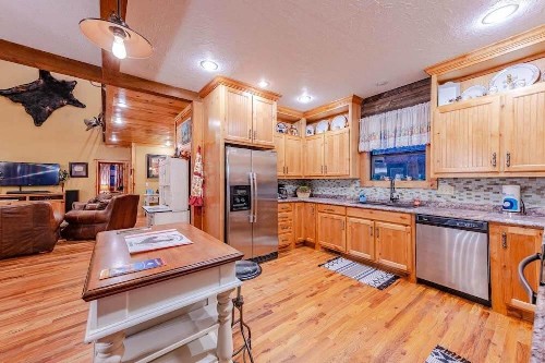 Mountain Fork Lodge cabin - image 2