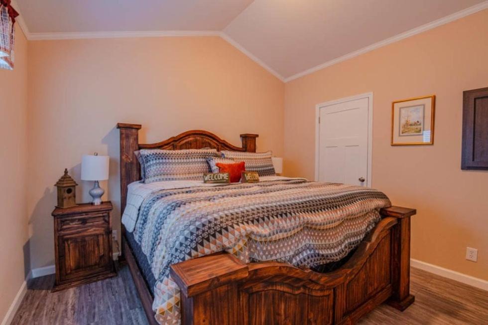 Little Lodge cabin - main image