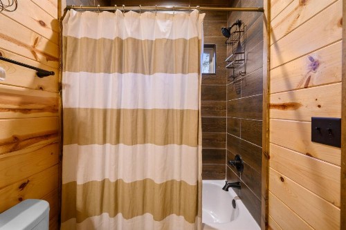 Adventure Awaits Creekside - image 3