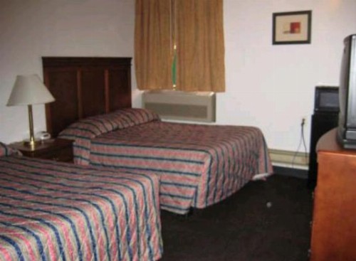 Martin House Motel Brookfield - image 4
