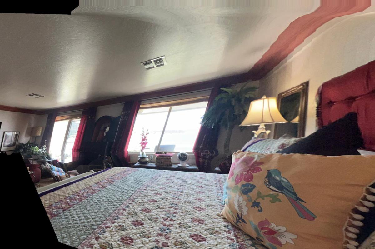 Mermaid's Muse Bed and Breakfast - image 2