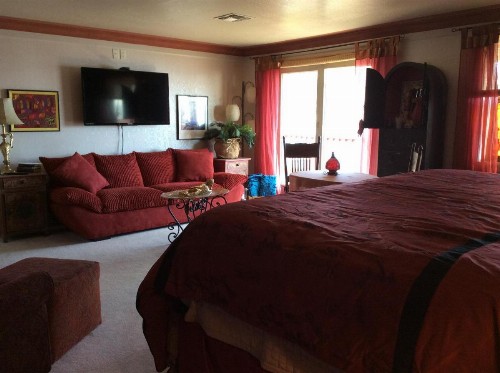 Mermaid's Muse Bed and Breakfast - image 3