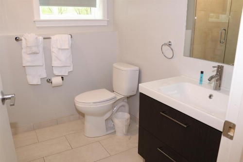 A Stylish Stay w/ a Queen Bed Heated Floors.. #1 - image 6