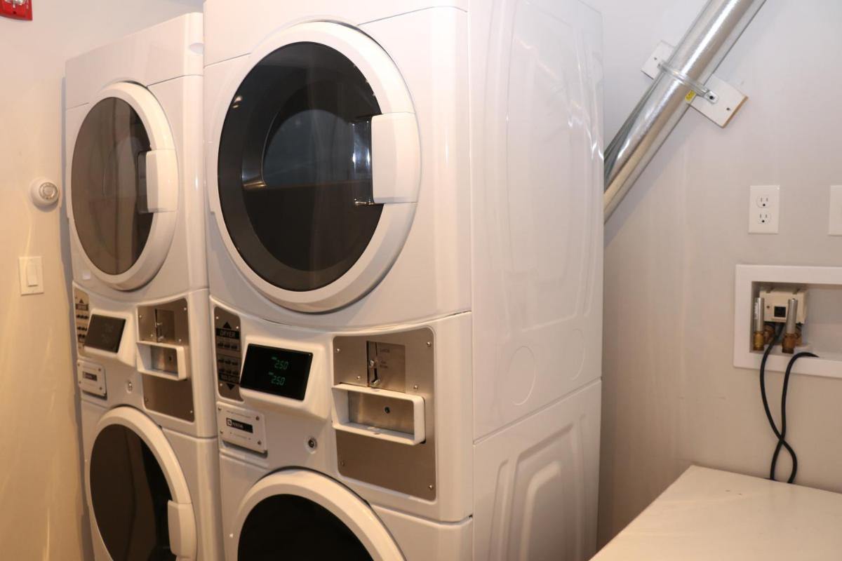A Stylish Stay w/ a Queen Bed Heated Floors.. #34 - image 4