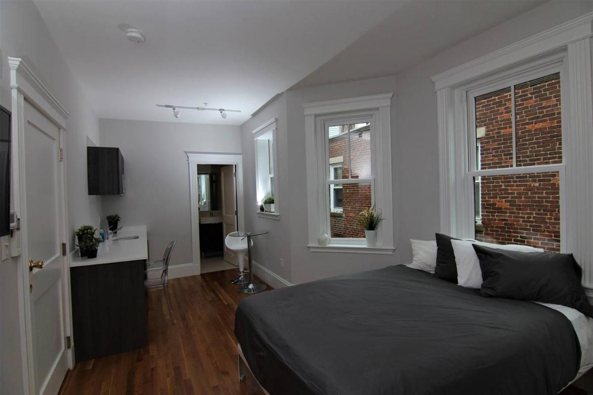 A Stylish Stay w/ a Queen Bed Heated Floors.. #3 - image 6
