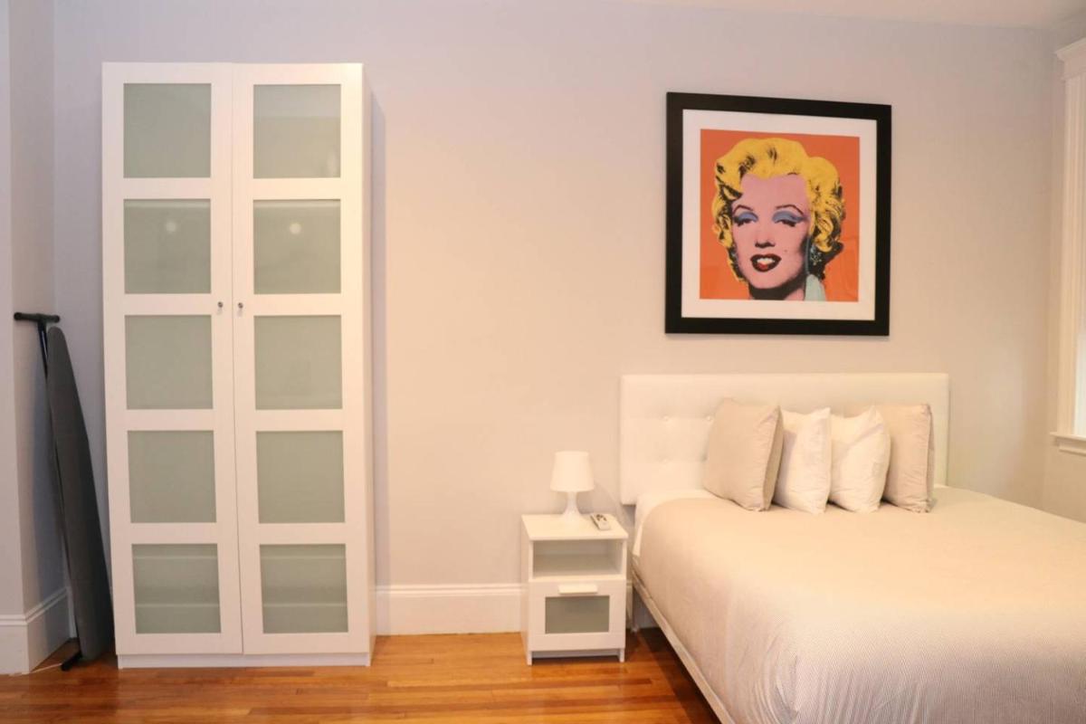 A Stylish Stay w/ a Queen Bed Heated Floors.. #15 - image 2