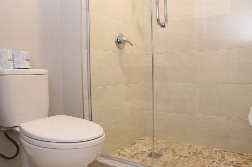 A Stylish Stay w/ a Queen Bed Heated Floors.. #25 - image 5