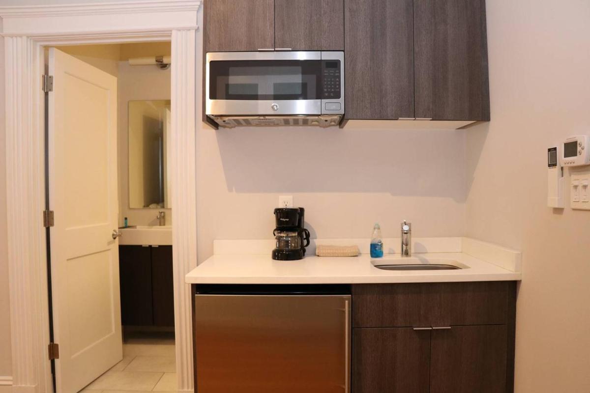A Stylish Stay w/ a Queen Bed Heated Floors.. #35 - image 7