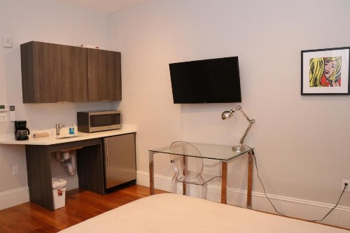 A Stylish Stay w/ a Queen Bed Heated Floors.. #11 - image 6