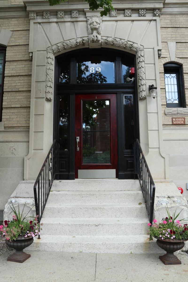 A Stylish Stay w/ a Queen Bed Heated Floors.. #31 - image 5