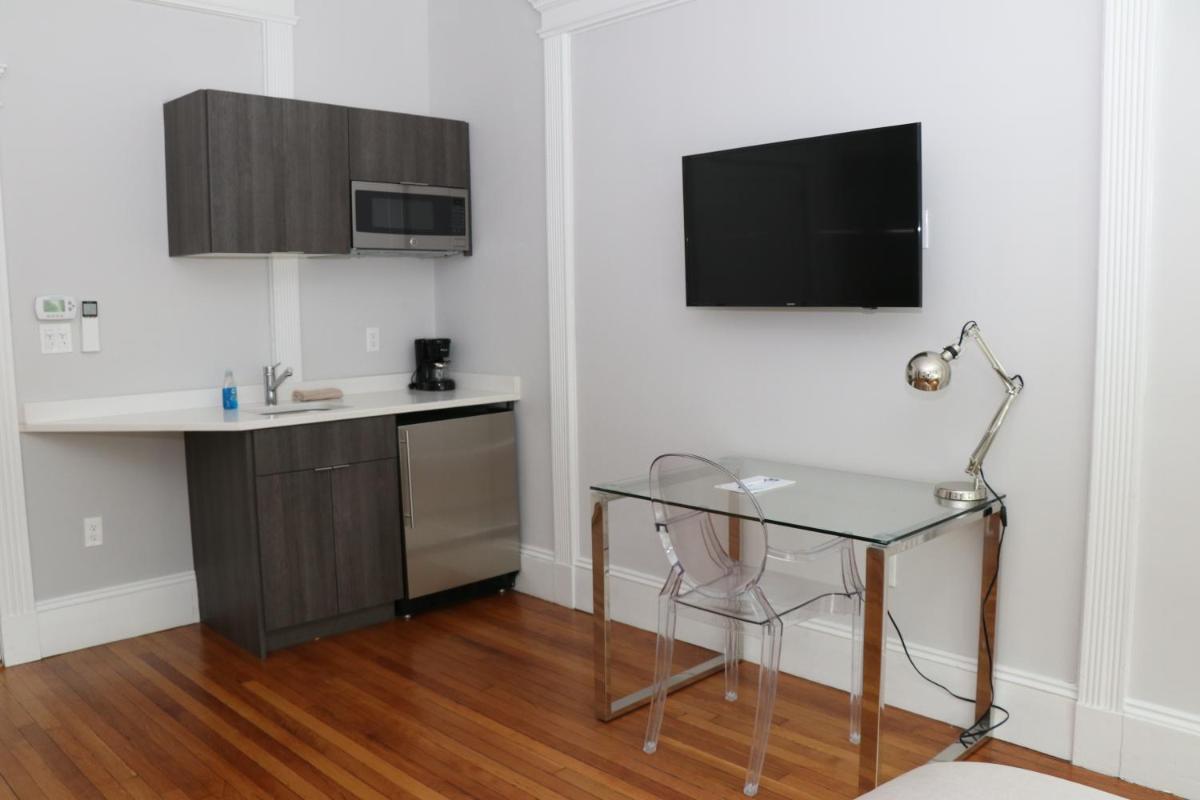 A Stylish Stay w/ a Queen Bed Heated Floors.. #18 - image 4