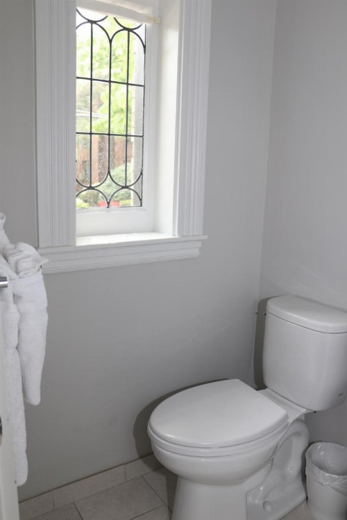A Stylish Stay w/ a Queen Bed Heated Floors.. #18 - image 9