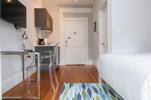 A Stylish Stay w/ a Queen Bed Heated Floors.. #28 - image 5