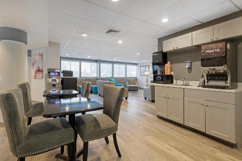 Comfort Inn & Suites Bwi Airport - image 45