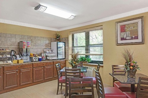 Days Inn by Wyndham Brooklyn - image 7