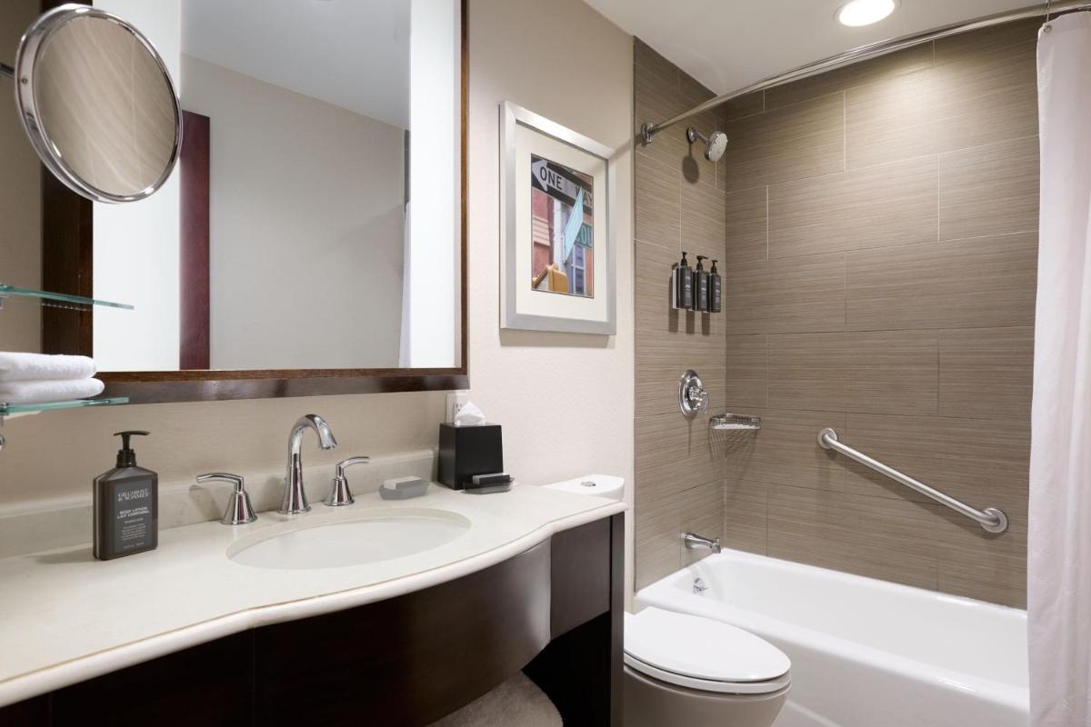 Sheraton Brooklyn New York - image 6