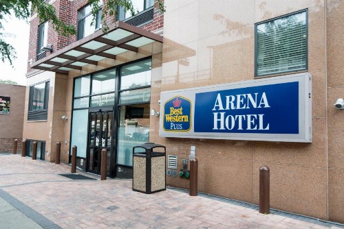Best Western PLUS Arena Hotel - image 6